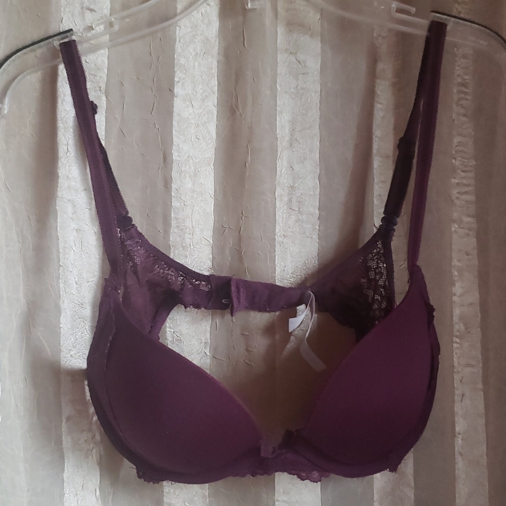 Victoria secret bra.
